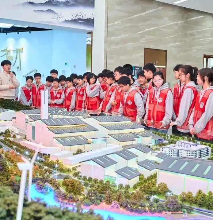 【家校共育】行走的思政课——天平中学师生志愿者参加木渎镇“净美渎川·儿童友好”实践项目启动仪式